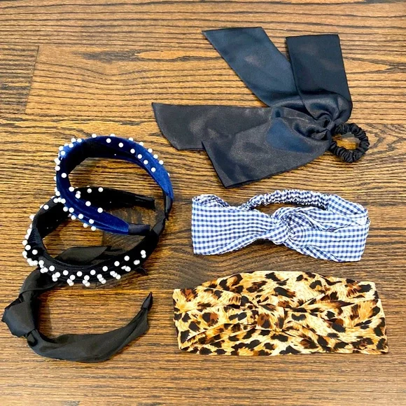 Hair Accessory Bundle. 5 Accessories. - Picture 1 of 1